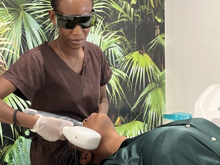  Aromathérapie ou les huiles essentielles, comment les utiliser au quotidien ?